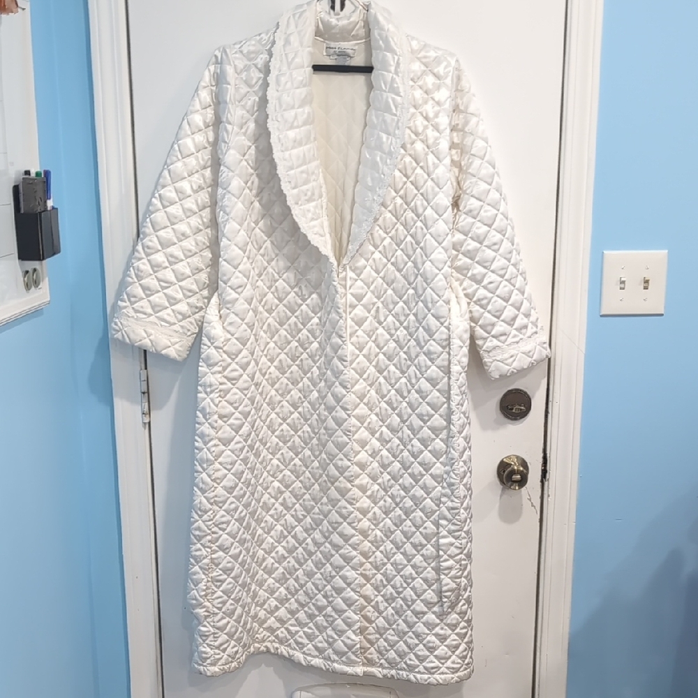 VTG Miss Elaine At Home White Satin Long Quilted Embroidered Robe Size Large Y2K